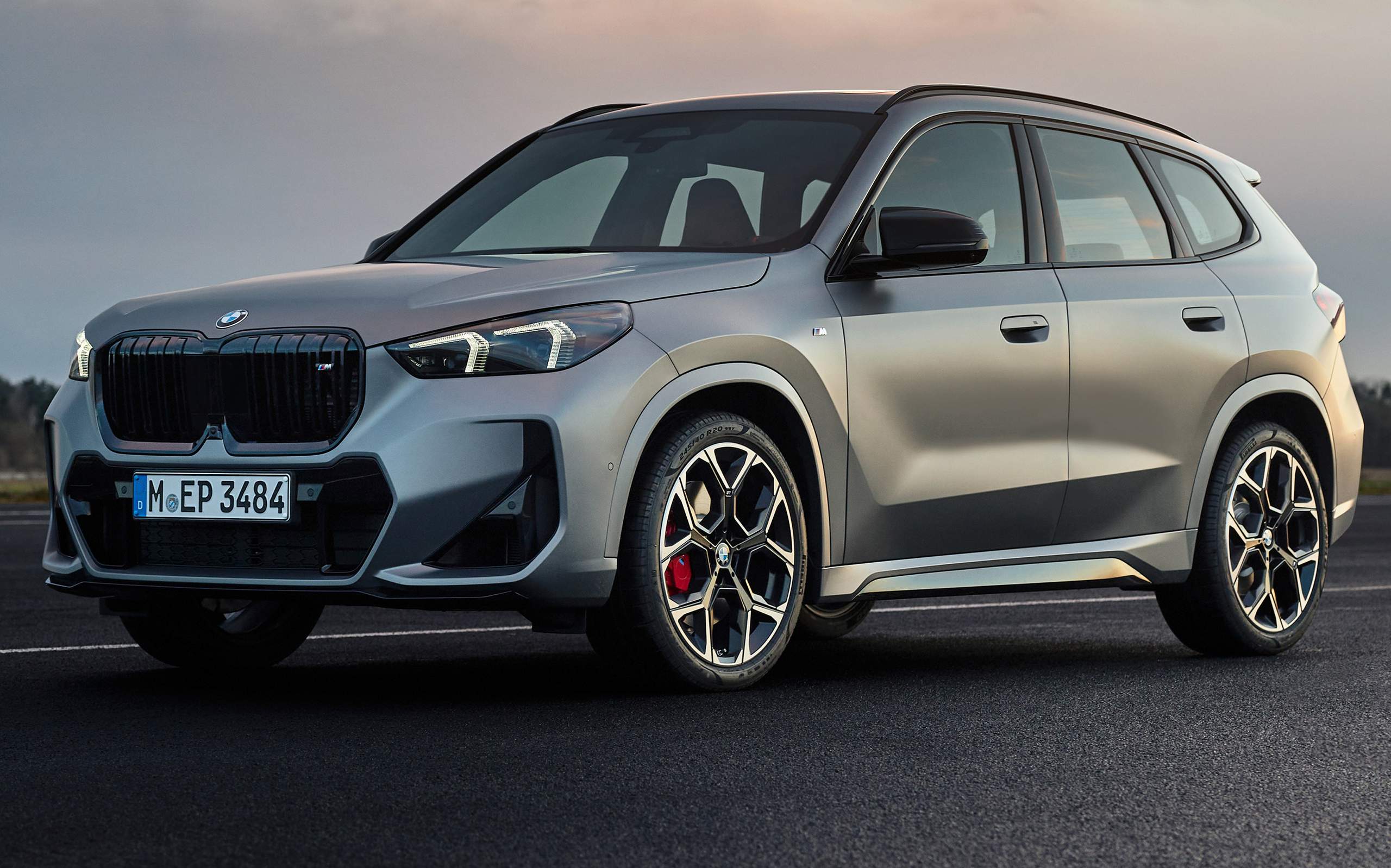 Novo BMW X1 M35i 2024 chega ao mercado com 300 cv fotos e detalhes